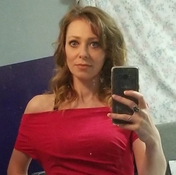 Meet your Posher, Ashlee - Picture 1 of 1